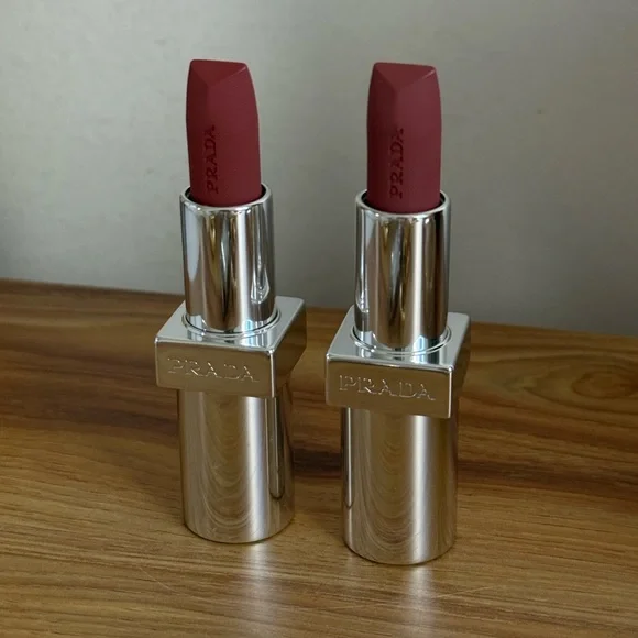 Prada Monochrome Soft Matte Blur Lipstick - Picture 2 of 4